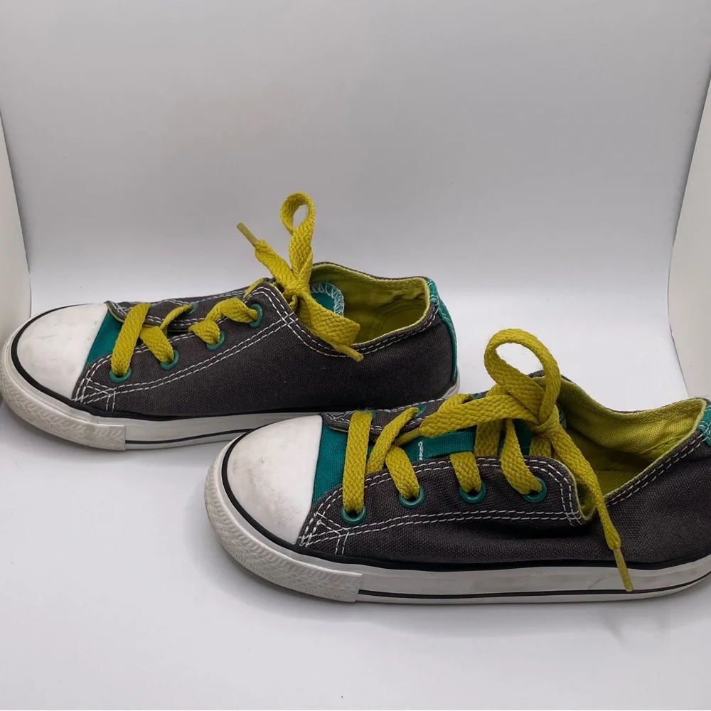 Converse All Star Gray Green Boys/Girls Size 10 Shoes Low Top Chucks EUC